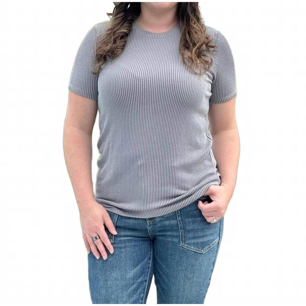 NEW TRES BIEN radiantly ribbed crew neck tee in grey